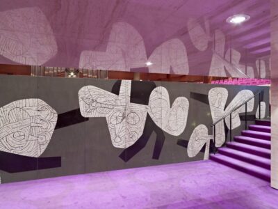 Interieur,_kunstwerk_in_de_Grote_zaal_van_kunstenaar_Bouke_IJlstra_-_Rotterdam_-_20534687_-_RCE